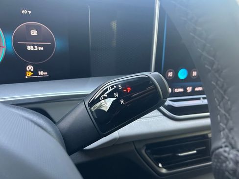 New 2026 Volkswagen Tiguan SE R-Line FWD image 22