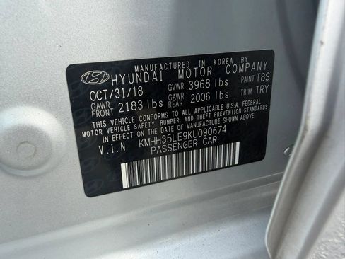 Used 2019 Hyundai Elantra GT FWD image 32