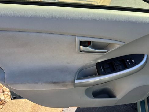 Used 2014 Toyota Prius Three image 17