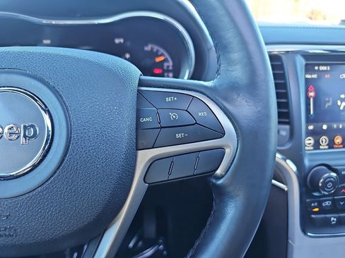 Used 2018 Jeep Grand Cherokee Limited image 22