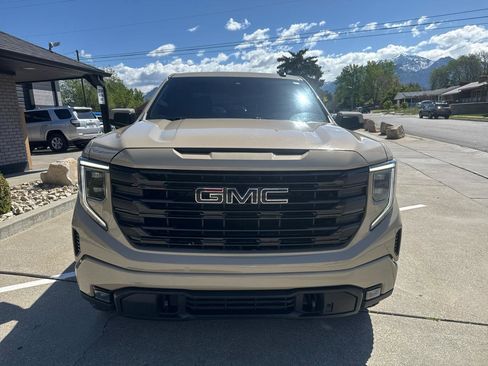 Used 2022 GMC Sierra 1500 Elevation w/ LPO, Elevation Black Package AWD/4WD image 2