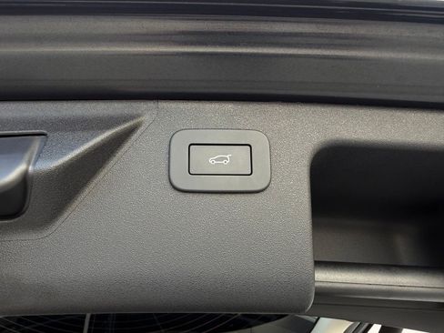 Used 2025 Land Rover Discovery Sport S AWD/4WD image 17