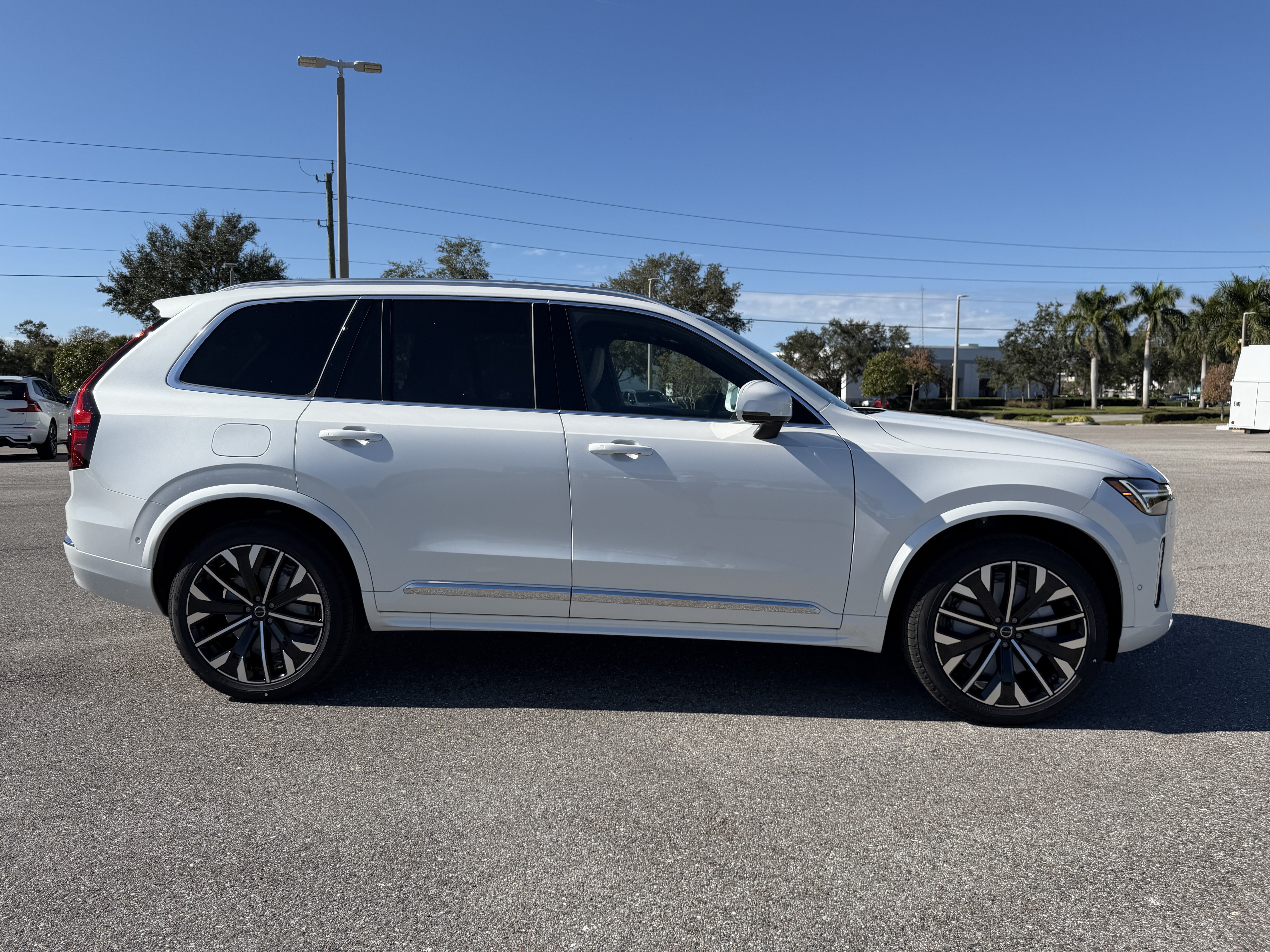 New 2026 Volvo XC90 B5 Ultra w/ Protection Package AWD/4WD image 2