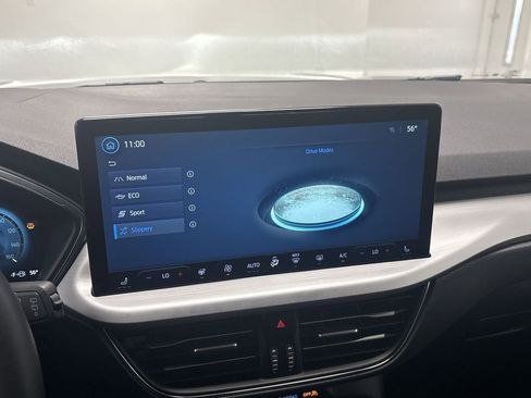 Used 2025 Ford Escape Platinum image 46