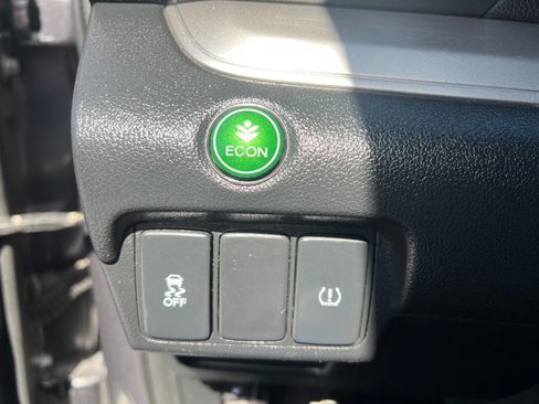Used 2016 Honda CR-V LX image 17