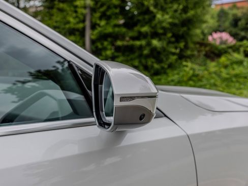 Used 2025 BMW 530i w/ Premium Package image 29