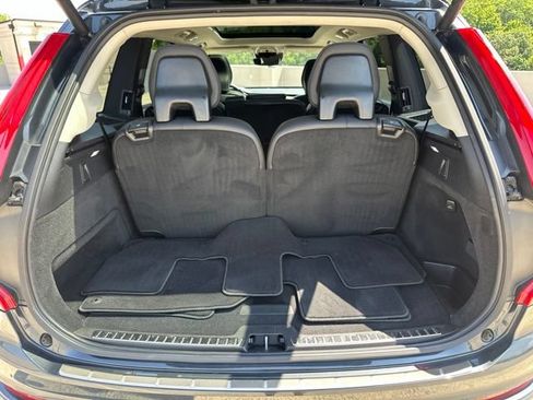 Certified 2022 Volvo XC90 T6 Momentum w/ Climate Package AWD/4WD image 36