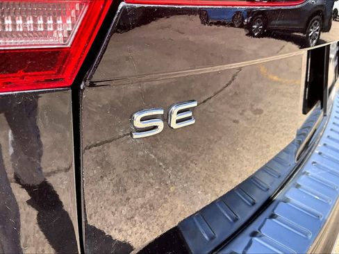 Used 2023 Volkswagen Tiguan SE FWD image 16
