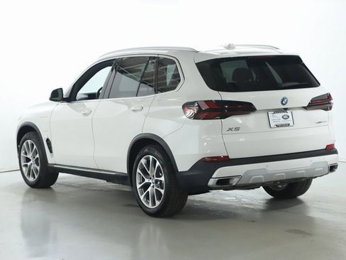 Used 2025 BMW X5 xDrive50e image 5