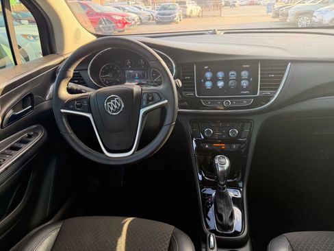 Used 2020 Buick Encore Preferred image 18