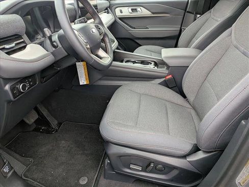 New 2026 Ford Explorer Active image 4