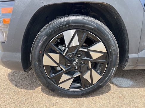 Used 2025 Hyundai Kona SEL FWD image 9