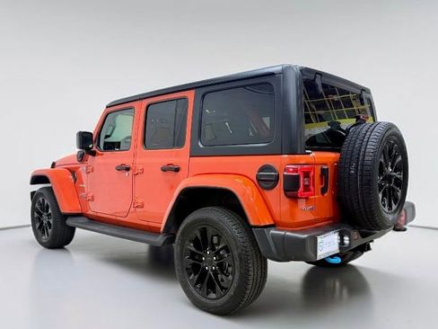 Used 2023 Jeep Wrangler Unlimited Sahara AWD/4WD image 17