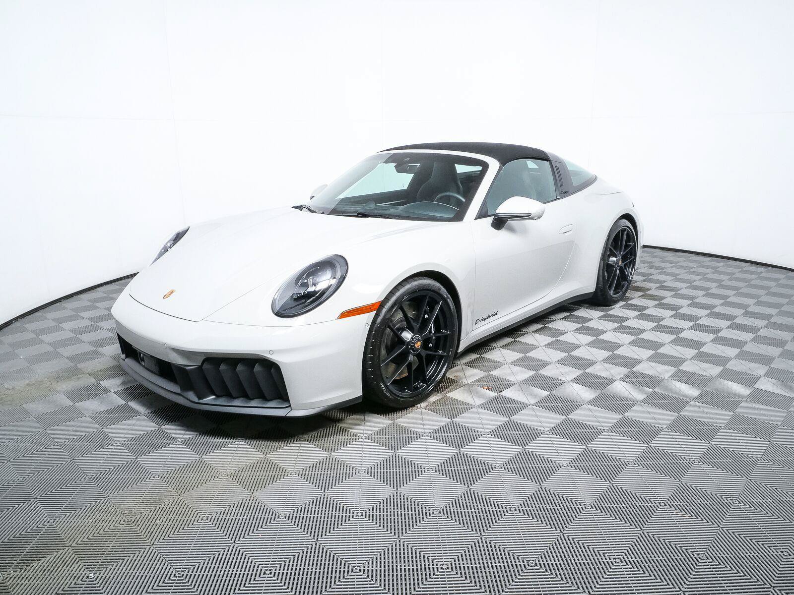 Certified 2026 Porsche 911 Targa 4 GTS AWD/4WD image 1