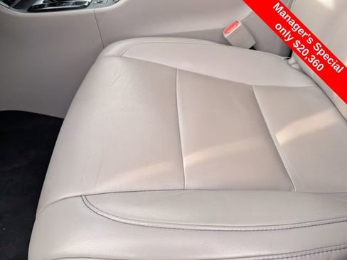 Used 2019 Toyota Highlander XLE image 22