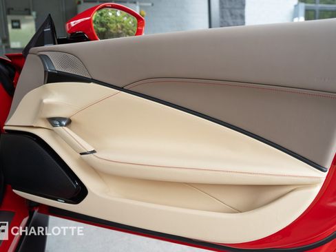 Used 2022 Ferrari Roma RWD image 33