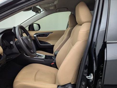 Used 2020 Toyota RAV4 LE w/ Phone Cable & Charge Package image 13