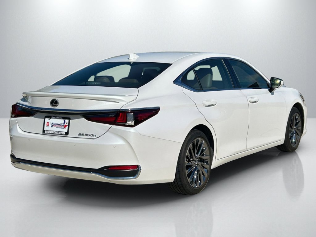 Used 2024 Lexus ES 300h w/ Technology Package FWD image 5