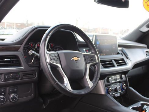Used 2021 Chevrolet Suburban LT image 17