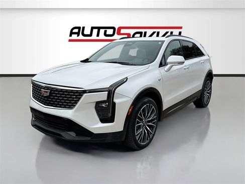 Used 2024 Cadillac XT4 Sport image 3