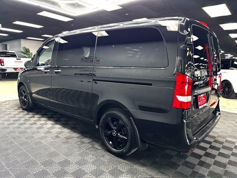 Used 2018 Mercedes-Benz Metris Passenger image 9
