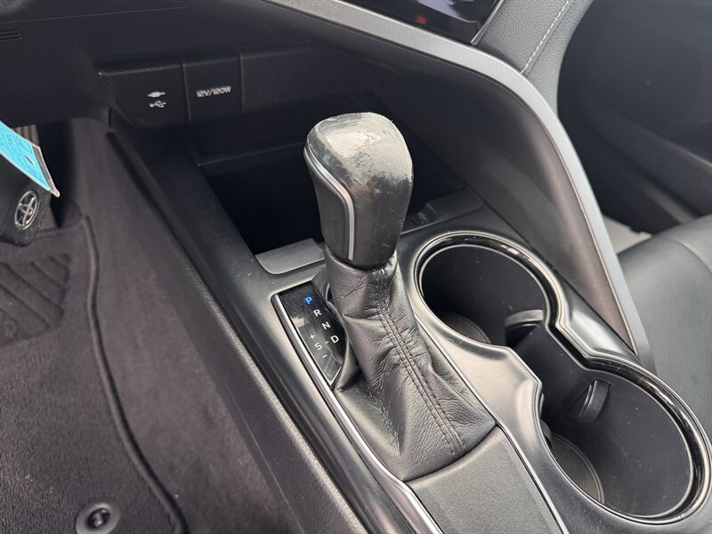 Used 2019 Toyota Camry SE FWD image 23