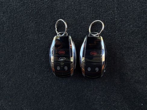 Used 2021 Bentley Bentayga image 51