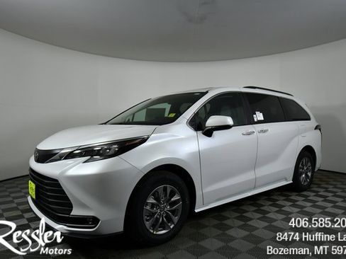 New 2026 Toyota Sienna XLE image 1