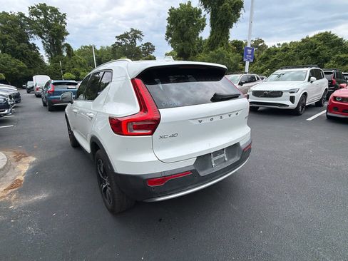 Used 2025 Volvo XC40 B5 Core AWD/4WD image 10