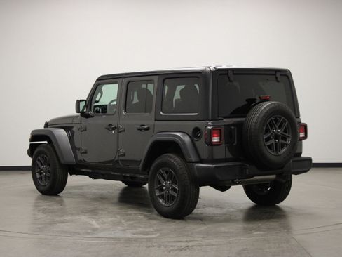 Used 2025 Jeep Wrangler Unlimited Sport AWD/4WD image 6