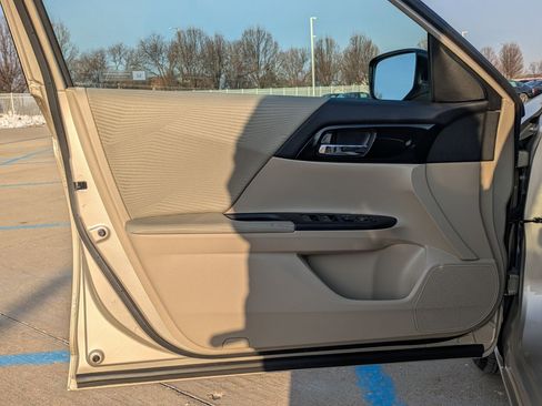 Certified 2017 Honda Accord LX image 12