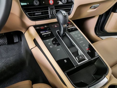 New 2026 Porsche Macan AWD/4WD image 19
