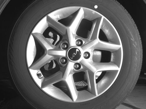 Used 2025 Kia Soul LX w/ LX Technology Package FWD image 15