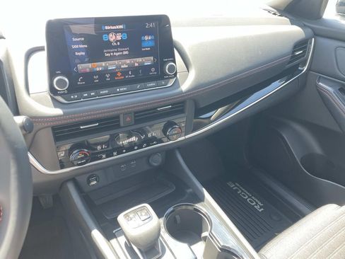 Certified 2026 Nissan Rogue SV image 26