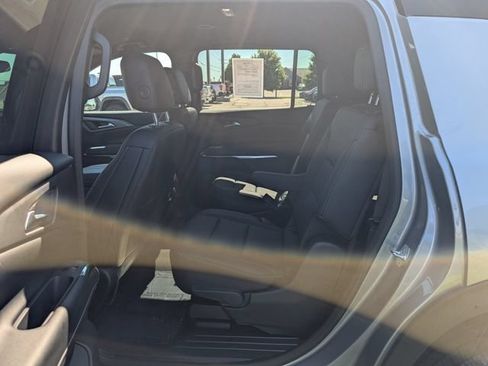 Used 2026 Chevrolet Traverse LT AWD/4WD image 25