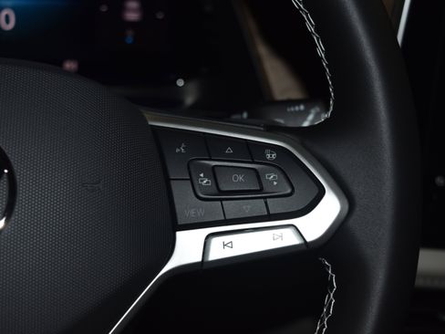 New 2026 Volkswagen Atlas SE image 7