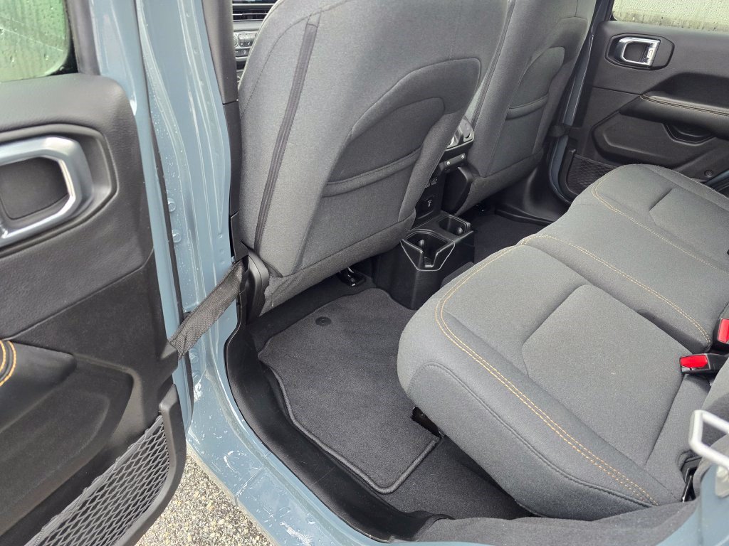 Used 2026 Jeep Wrangler Unlimited Sahara AWD/4WD image 27