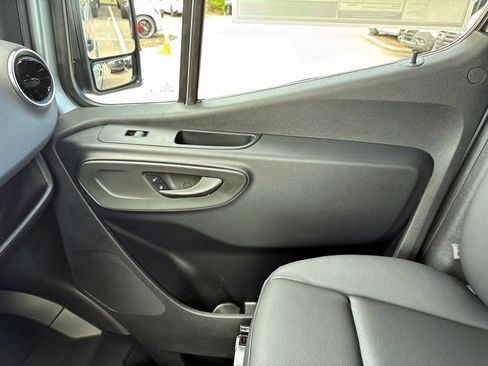 New 2026 Mercedes-Benz Sprinter 2500 image 17