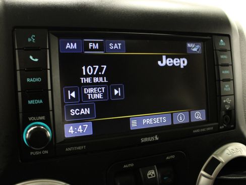 Used 2016 Jeep Wrangler Unlimited Rubicon w/ Connectivity Group AWD/4WD image 23