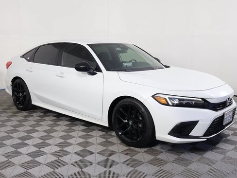 Used 2022 Honda Civic Sport image 3
