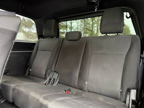 Used 2018 Ford Expedition XLT image 15