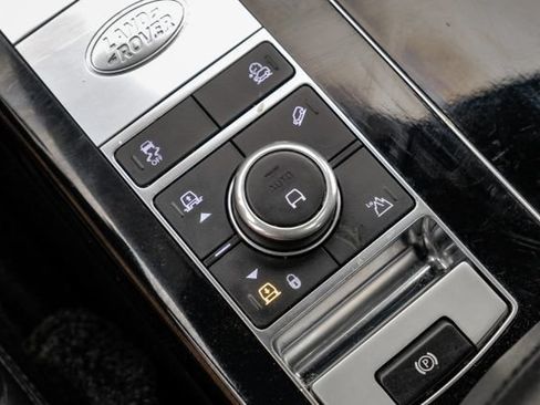 Used 2019 Land Rover Range Rover Supercharged AWD/4WD image 32
