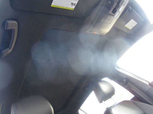 Used 2021 Volkswagen Tiguan SE R-Line image 94