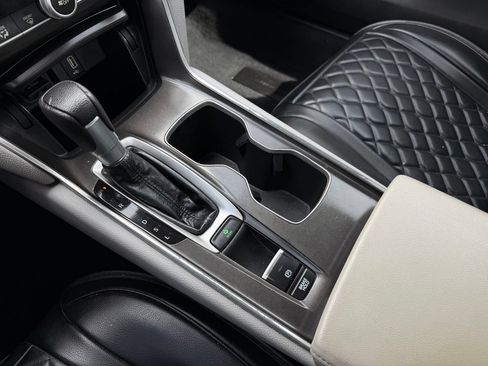 Used 2019 Honda Accord LX image 19