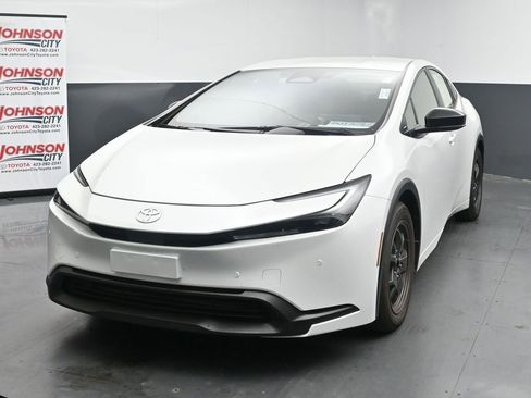 Used 2024 Toyota Prius LE image 4
