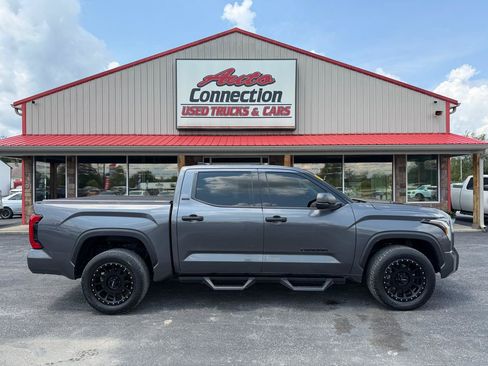 Used 2022 Toyota Tundra SR5 AWD/4WD image 3