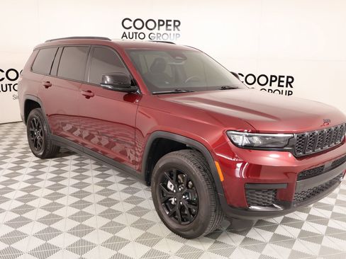 Used 2024 Jeep Grand Cherokee L Altitude AWD/4WD image 1