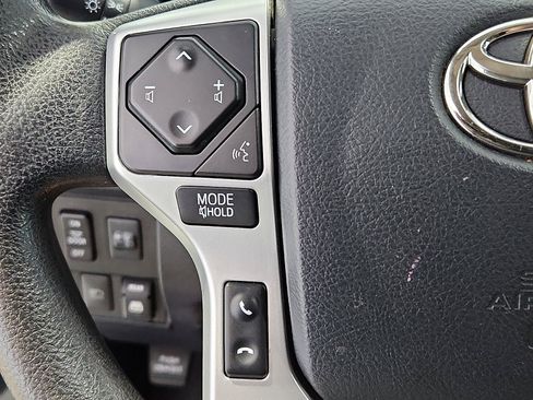 Used 2019 Toyota Tundra SR5 w/ SR5 Upgrade Package AWD/4WD image 17