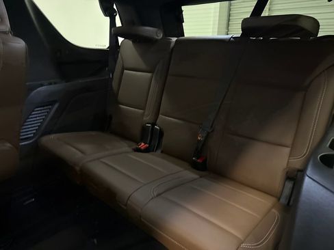 Used 2025 Chevrolet Tahoe High Country RWD image 13