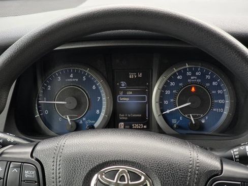 Used 2019 Toyota Sienna LE w/ LE Preferred Package FWD image 16